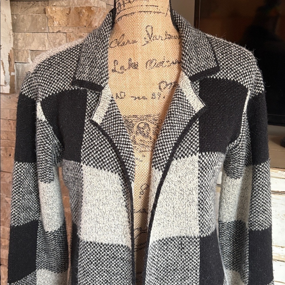 Love Tree black and gray checker block open front long line 2 pocket cardigan - Picture 2 of 16